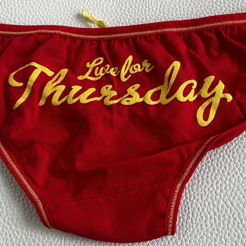 Live for Thursday - pikkuhousut. Puuvillaa, mukava, hengittävä materiaali ja rento, hyvin istuva perusmalli. 
Koko S.
