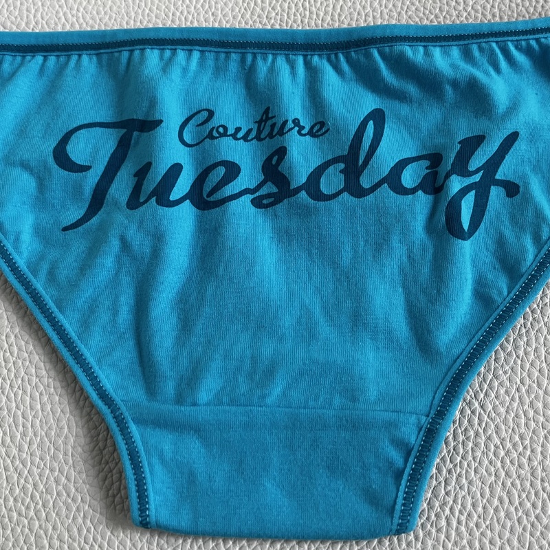 Couture Tuesday - pikkuhousut. Puuvillaa, mukava, hengittävä materiaali ja rento, hyvin istuva perusmalli. 
Koko S.
