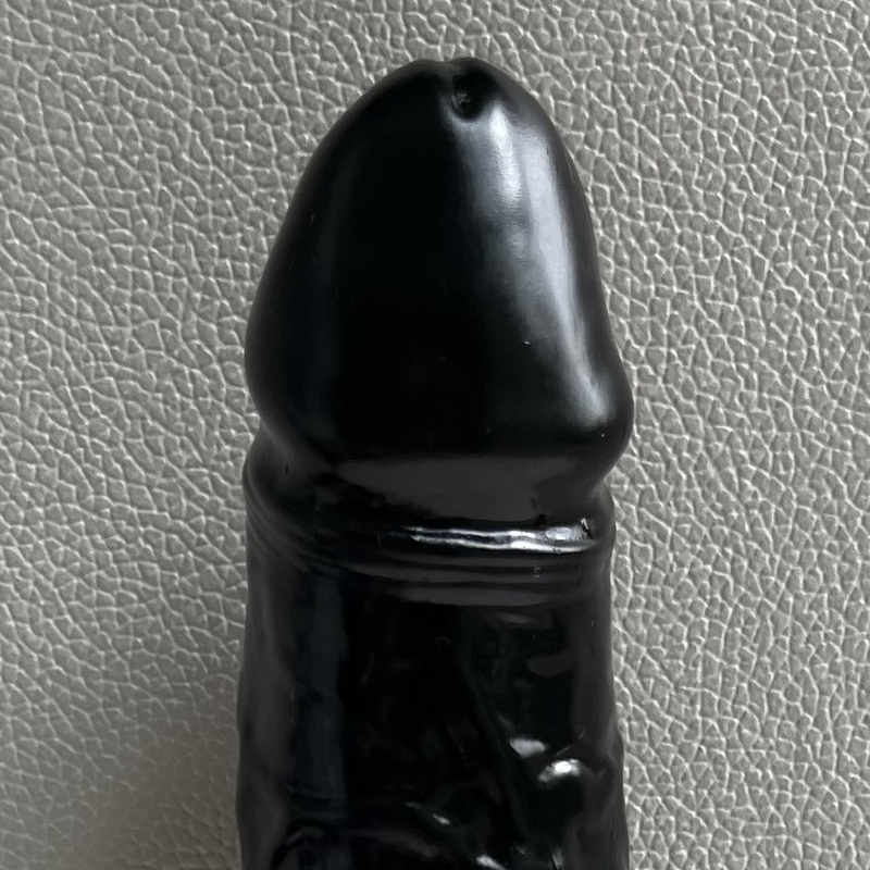 Käytetty ja puhdistettu musta realistinen dildo portaattomasti säädettävällä vibralla. 
Kokonaispituus 23 cm, käyttöpituus n. 21 cm. Läpimitta n. 4 cm.